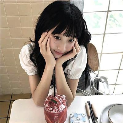 「再见」中的女人
